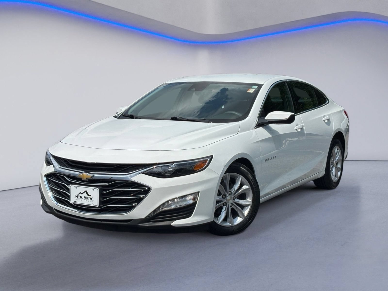 Used 2023 Chevrolet Malibu LT FWD image 2