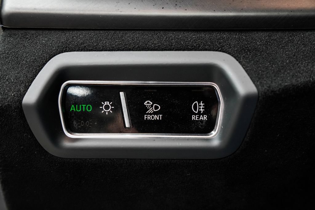 Used 2024 Lamborghini Urus Performante AWD/4WD image 40