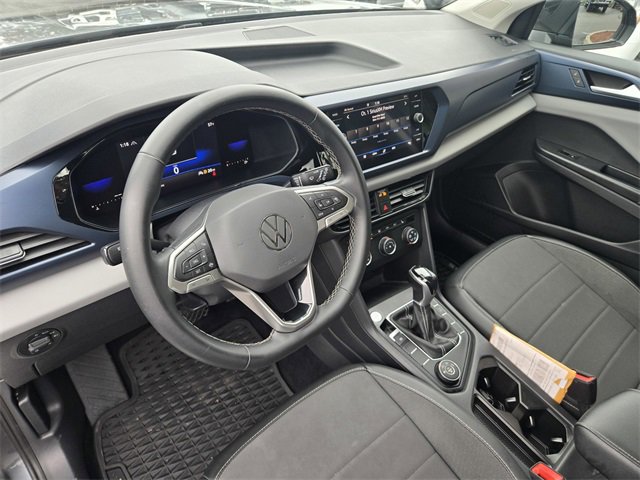 Used 2022 Volkswagen Taos SE w/ Panoramic Sunroof Package image 11