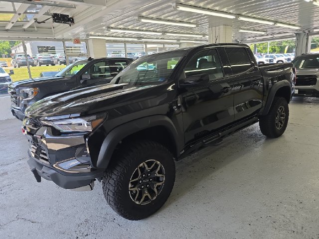 Certified 2024 Chevrolet Colorado ZR2 w/ ZR2 Convenience Package III AWD/4WD image 2