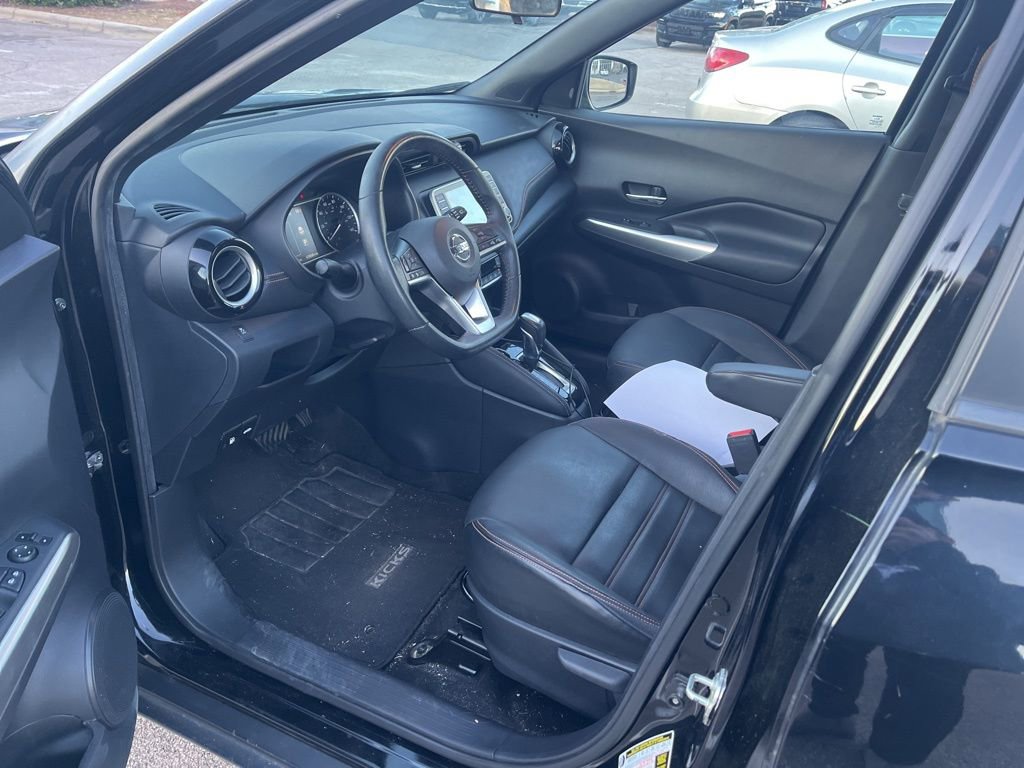 Used 2019 Nissan Kicks SR w/ SR Premium Package image 16
