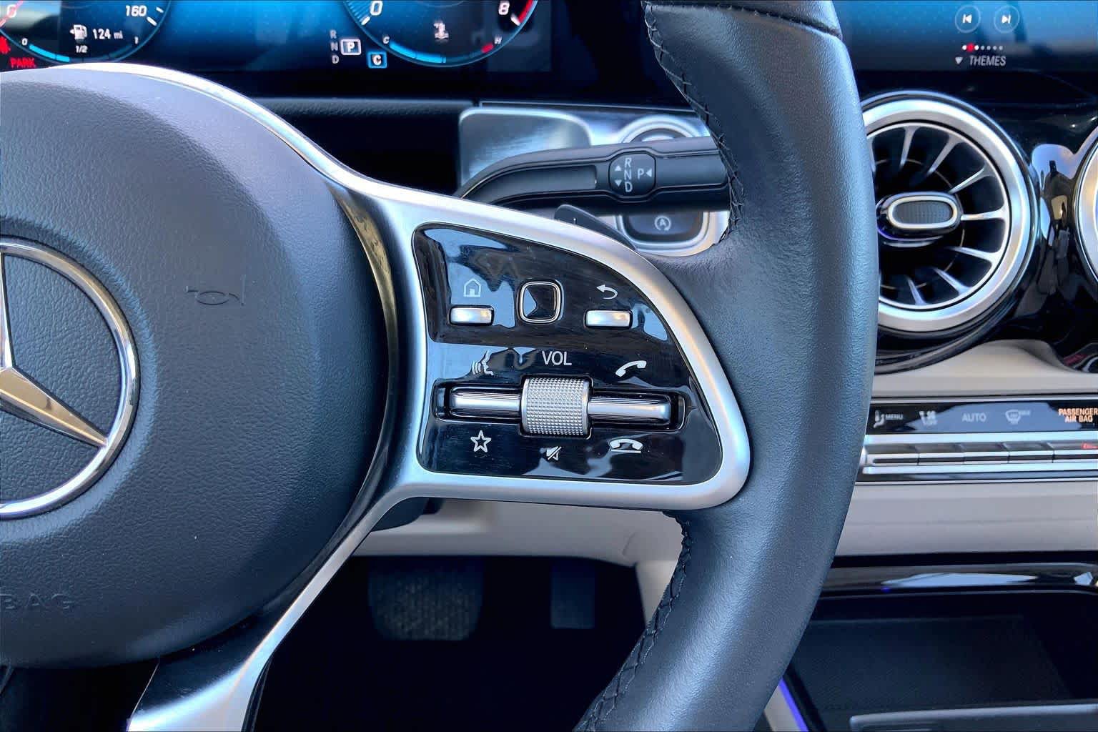 Certified 2022 Mercedes-Benz GLB 250 image 25