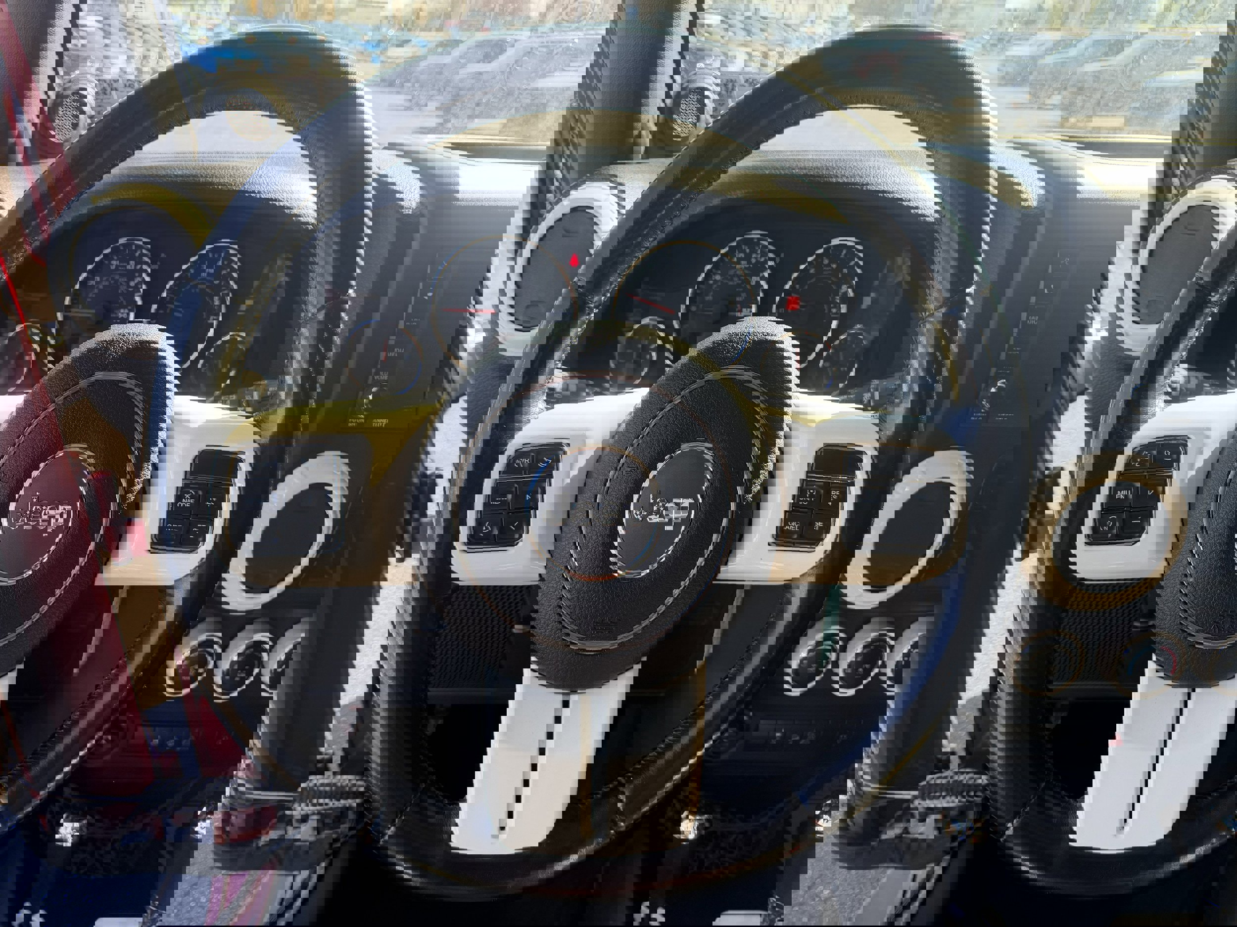 Used 2012 Jeep Wrangler Unlimited Rubicon w/ Connectivity Group image 14