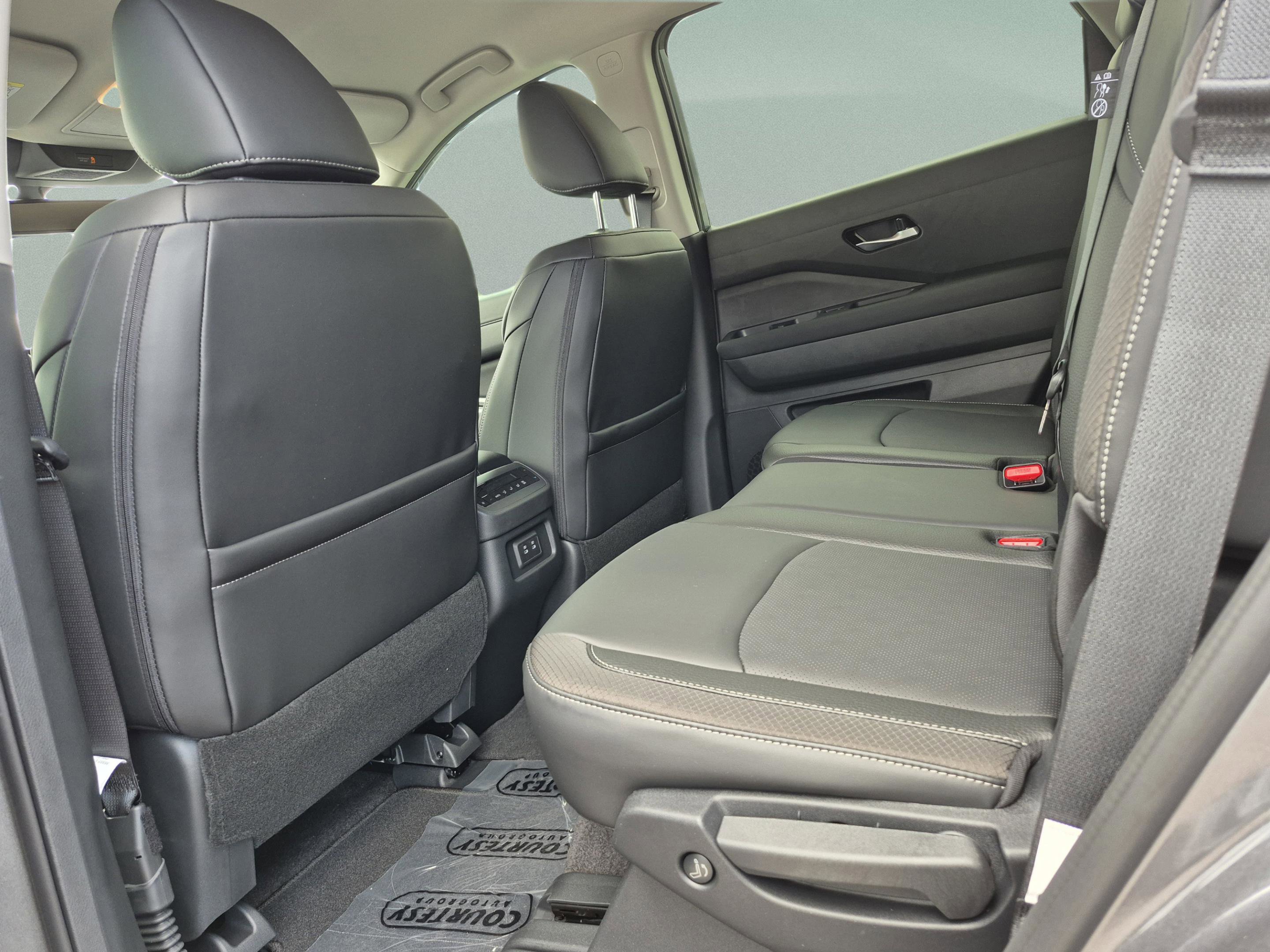 New 2026 Nissan Pathfinder SL FWD image 21