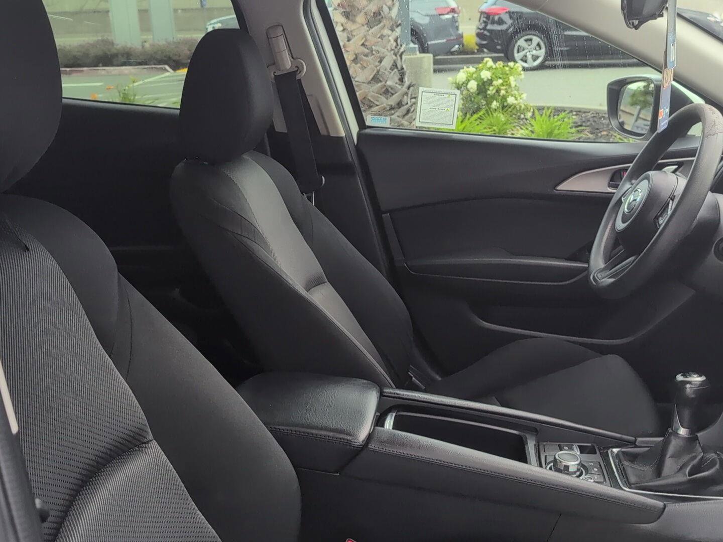 Used 2018 MAZDA MAZDA3 Sport FWD image 14