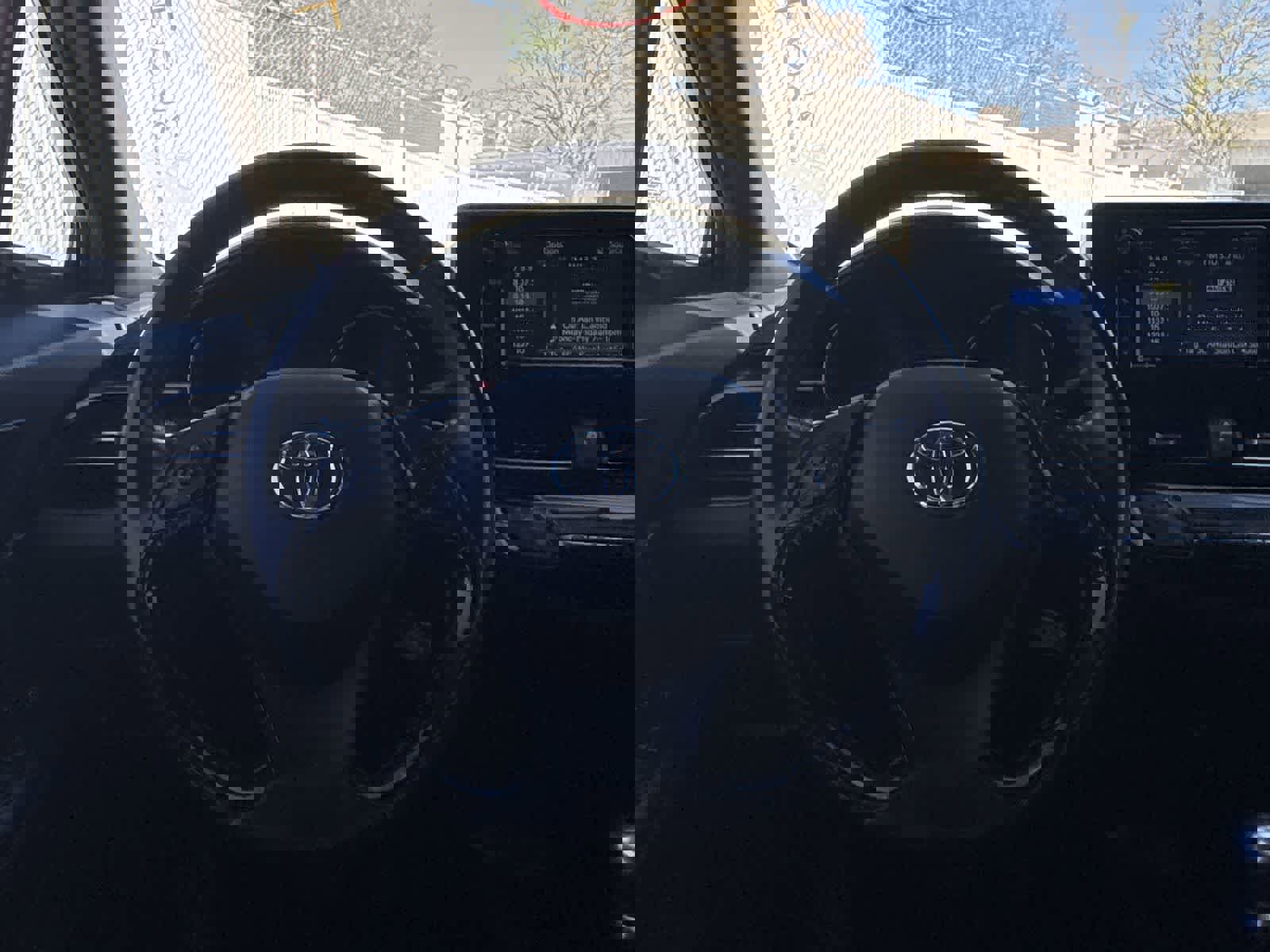 Used 2018 Toyota C-HR XLE image 27