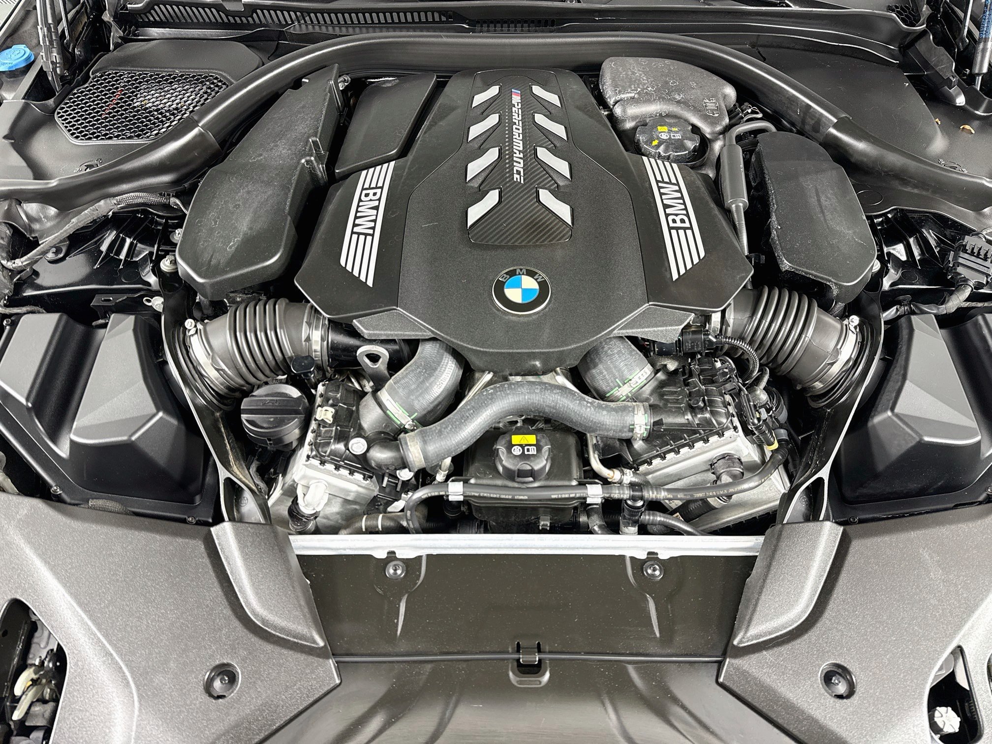 Used 2020 BMW M550i xDrive AWD/4WD image 18