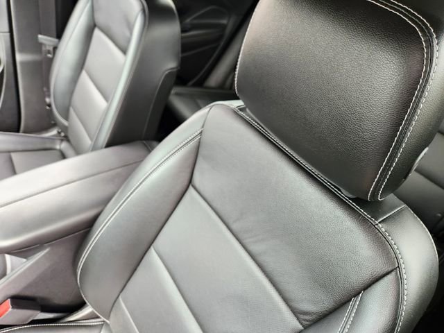 Used 2023 GMC Terrain SLT w/ Infotainment Package II image 24