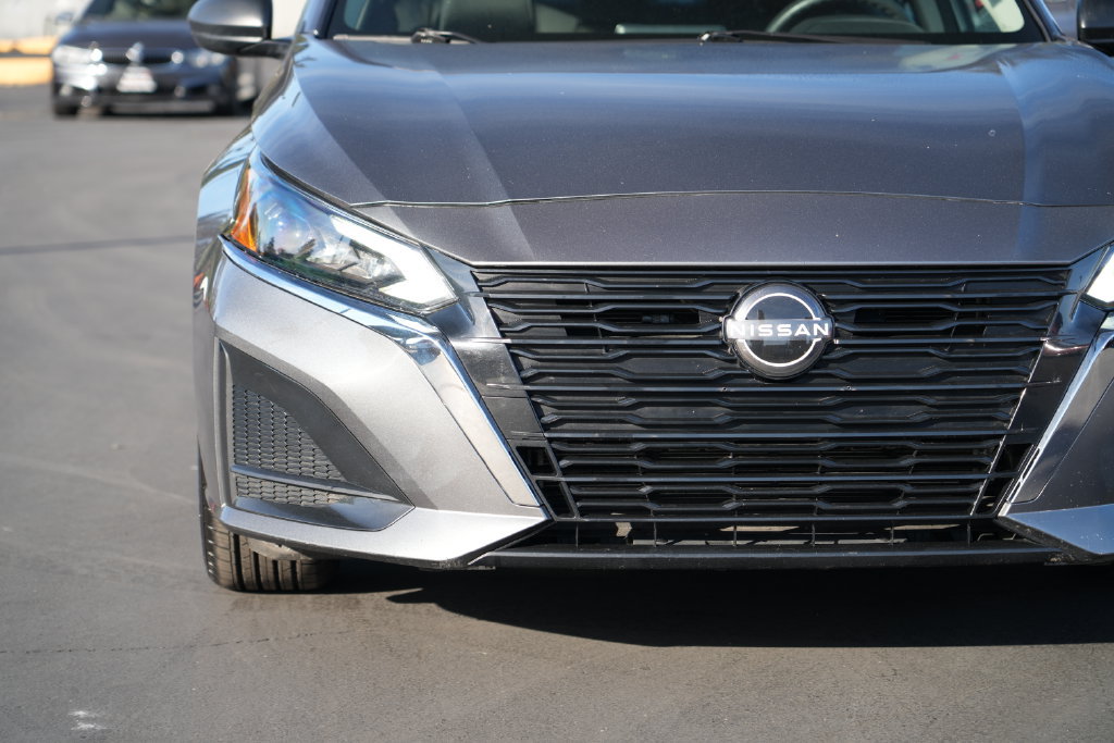 Used 2024 Nissan Altima 2.5 SV FWD image 5