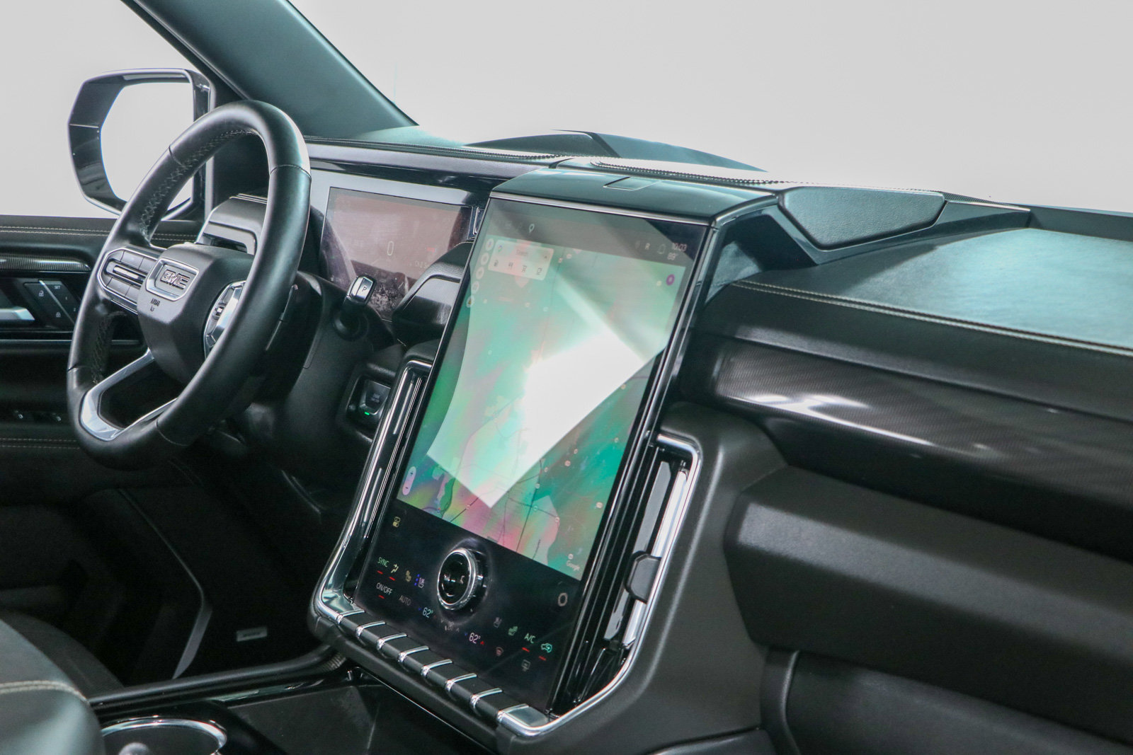 Used 2025 GMC Yukon Elevation w/ LPO, Elevation Black Package AWD/4WD image 31