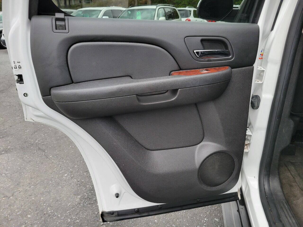 Used 2014 GMC Yukon SLT AWD/4WD image 24