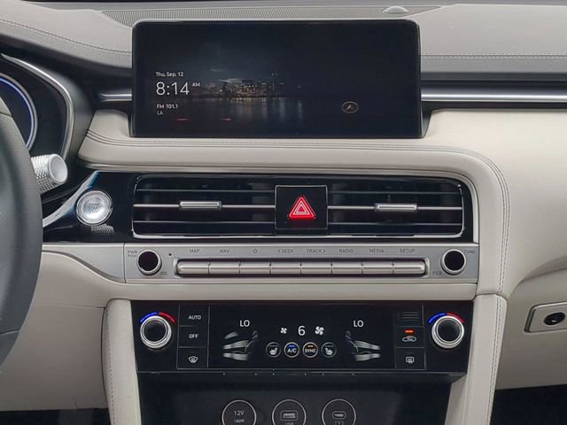 Certified 2025 Genesis G70 2.5T image 23