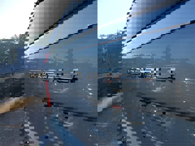 New 2025 GMC Yukon XL Denali image 9