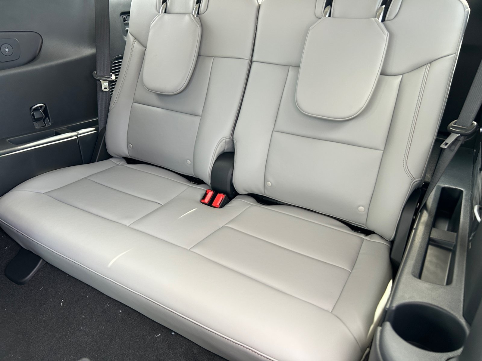 New 2026 Ford Explorer Active w/ Active Comfort Package RWD image 33