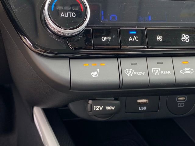 Certified 2025 Hyundai Elantra Limited image 18