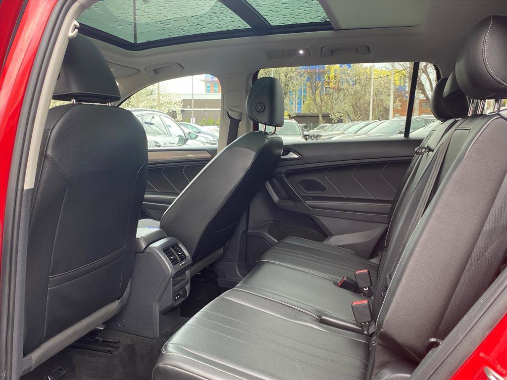 Certified 2023 Volkswagen Tiguan SE w/ Panoramic Sunroof Package FWD image 19