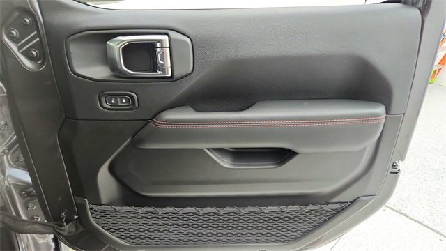 Used 2025 Jeep Wrangler Unlimited Rubicon image 24