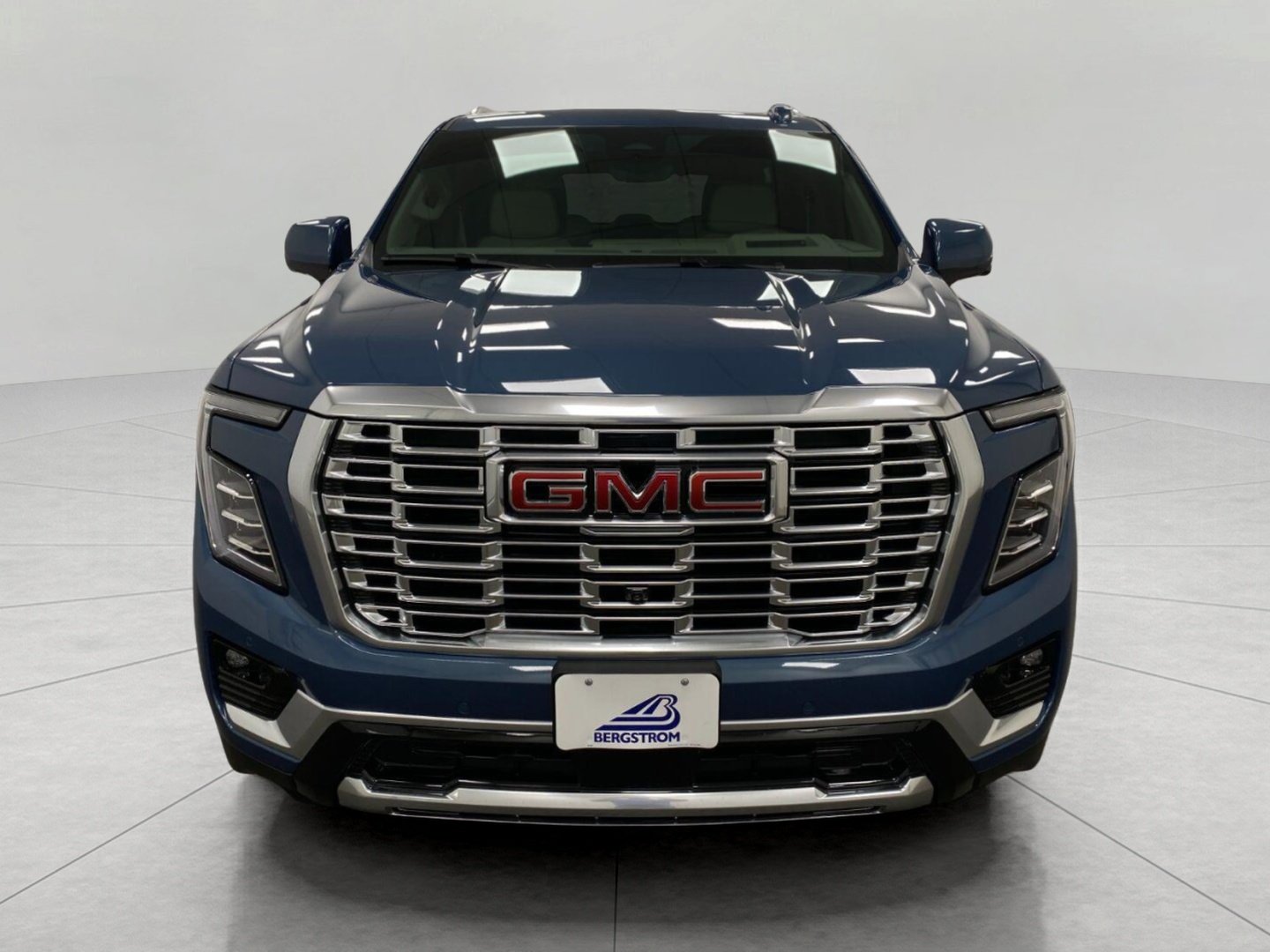 Used 2026 GMC Yukon Denali w/ Denali Reserve Package AWD/4WD image 12