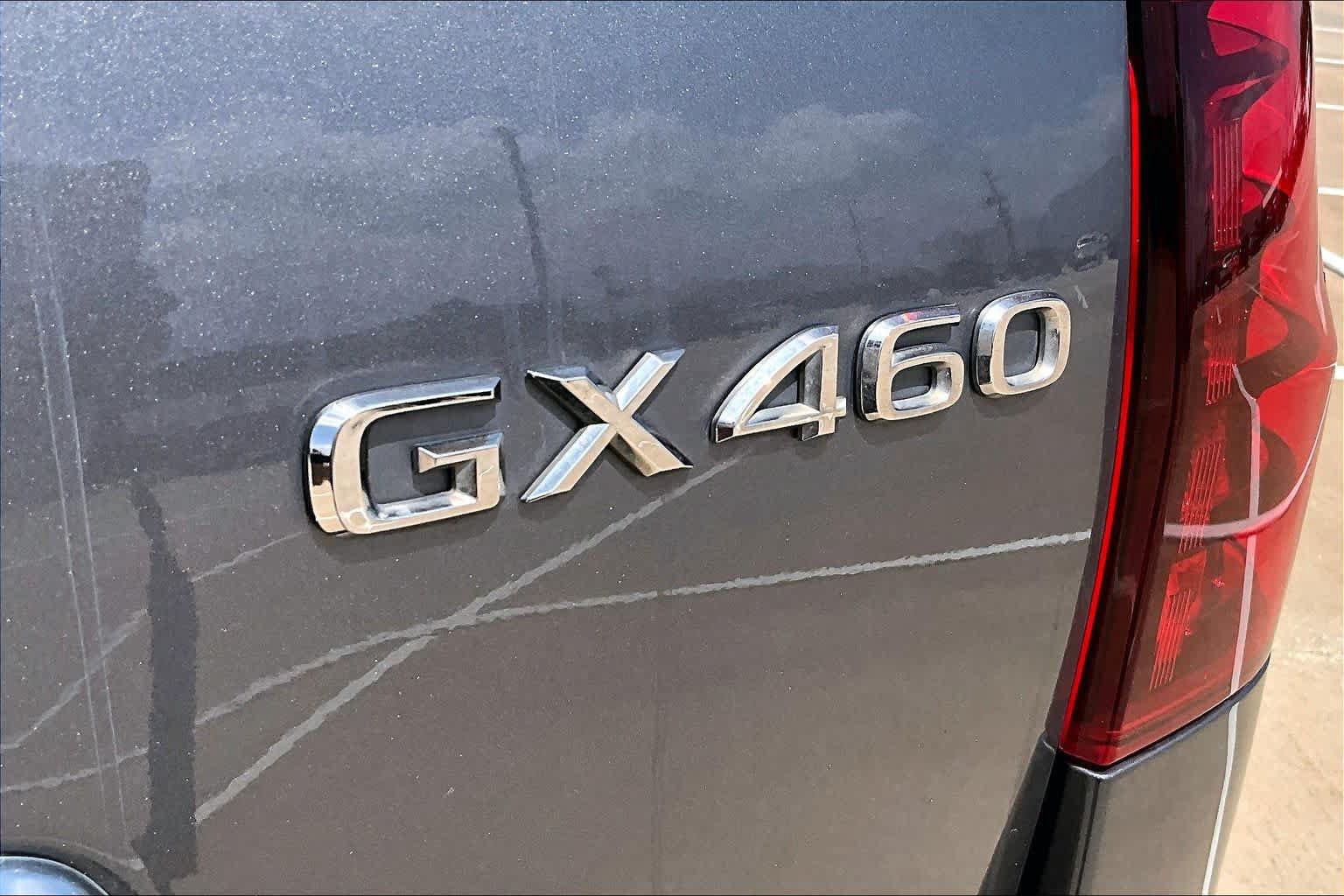 Certified 2022 Lexus GX 460 Luxury w/ Sport Design Package AWD/4WD image 10