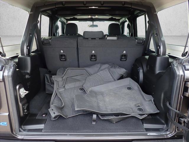 Used 2023 Jeep Wrangler Unlimited w/ Cold Weather Group AWD/4WD image 8