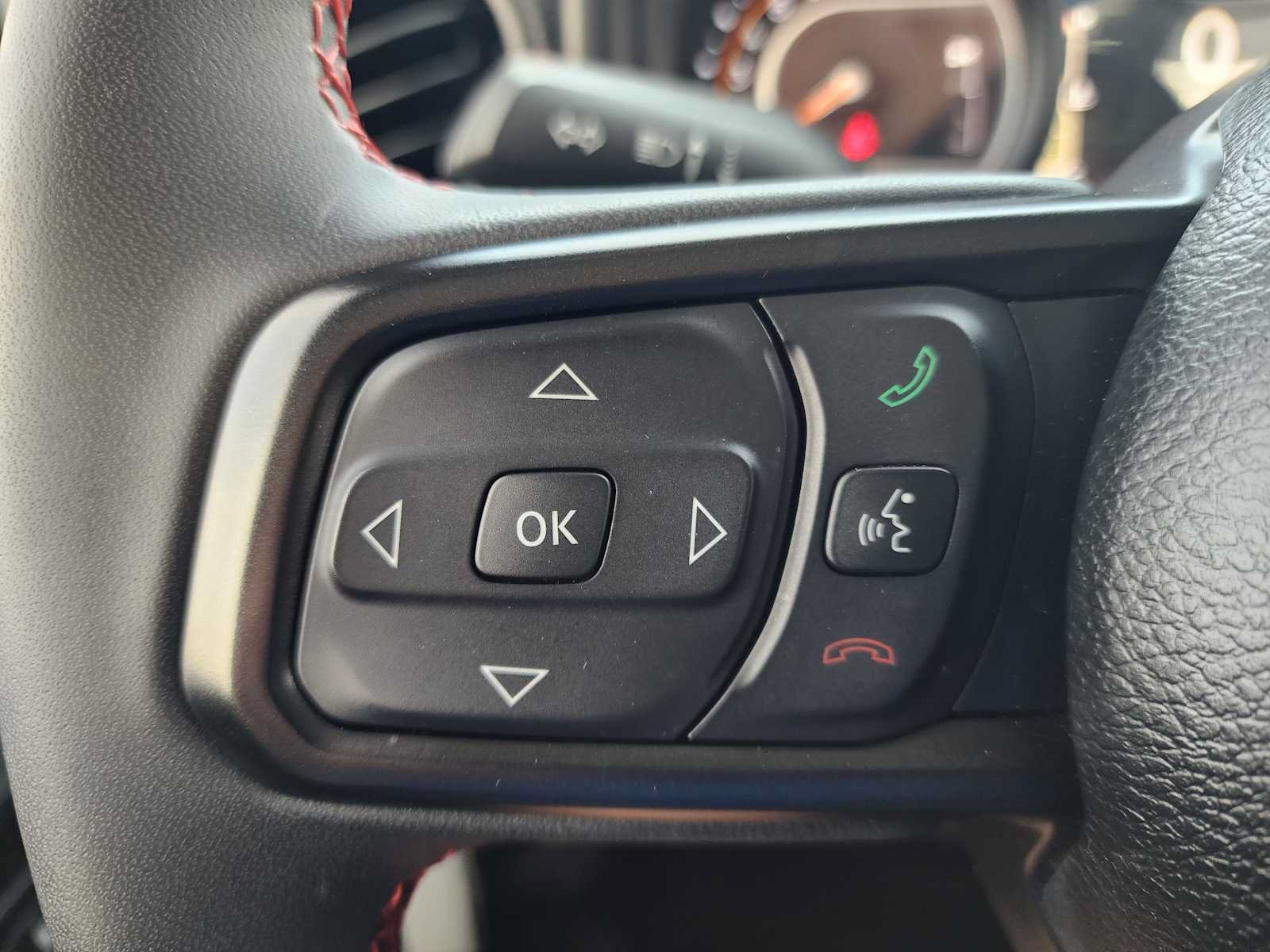 Used 2024 Jeep Gladiator Rubicon w/ Safety Group AWD/4WD image 18