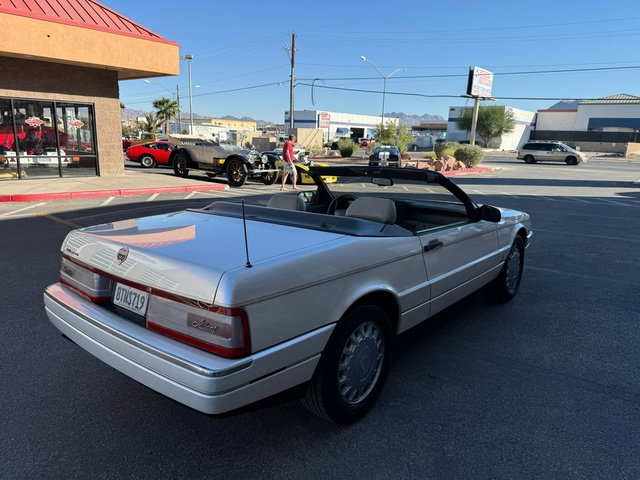 Used 1993 Cadillac Allante image 4