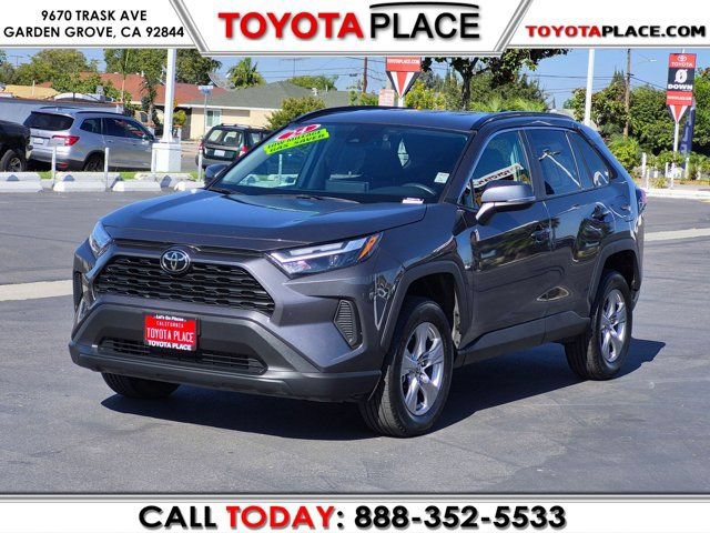 Used 2025 Toyota RAV4 XLE FWD video 1