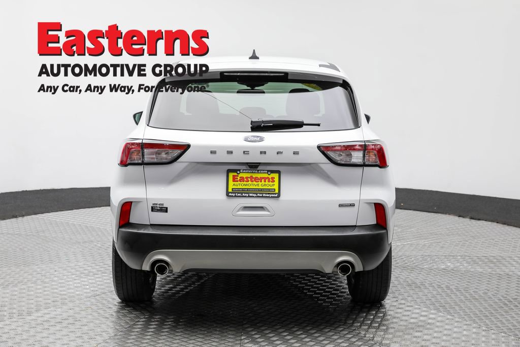Used 2022 Ford Escape SE image 6
