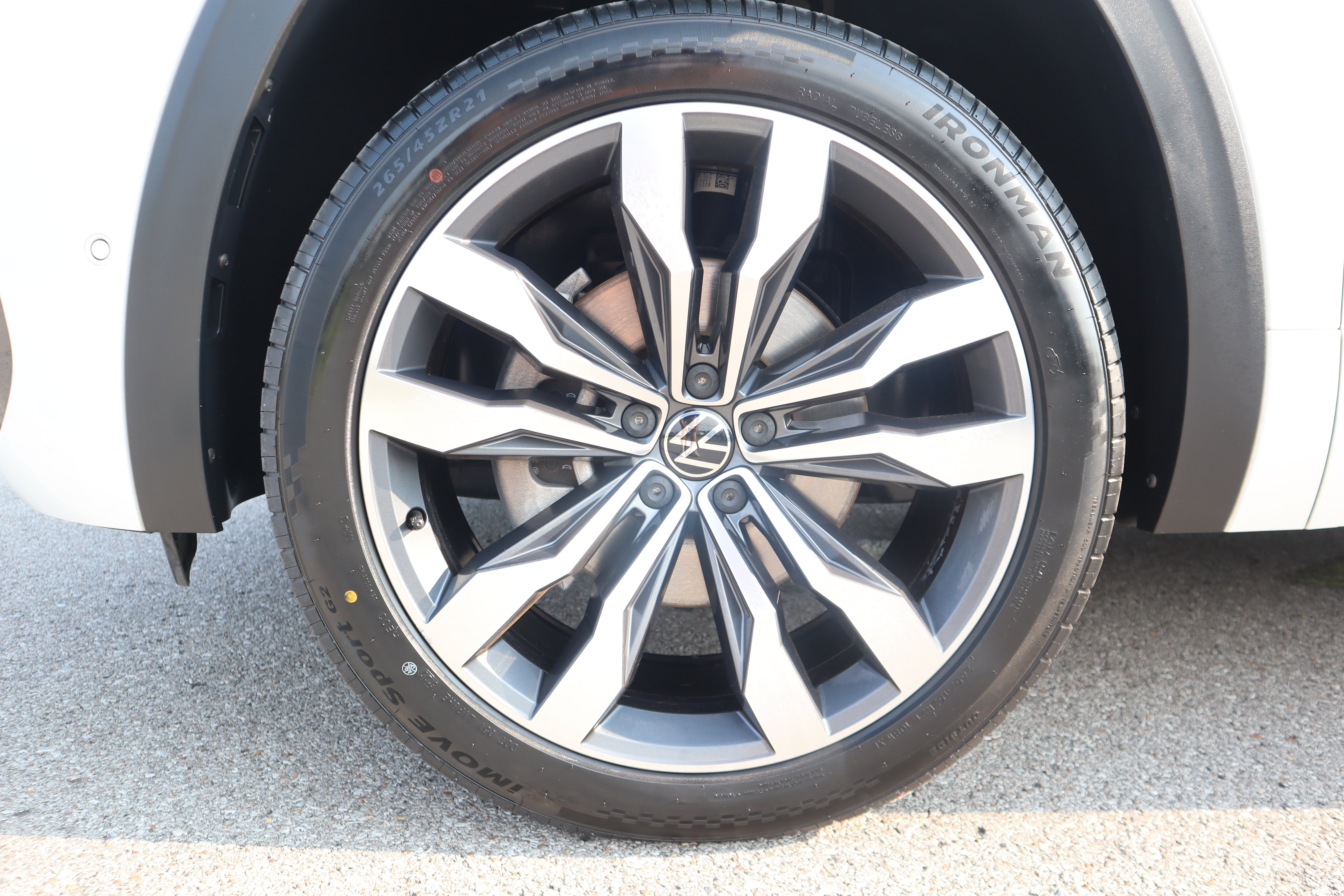 Used 2023 Volkswagen Atlas SEL Premium AWD/4WD image 9