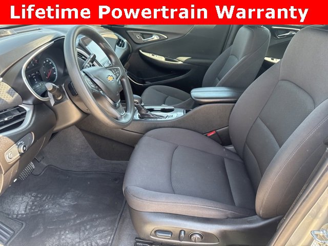 Used 2024 Chevrolet Malibu LT image 2