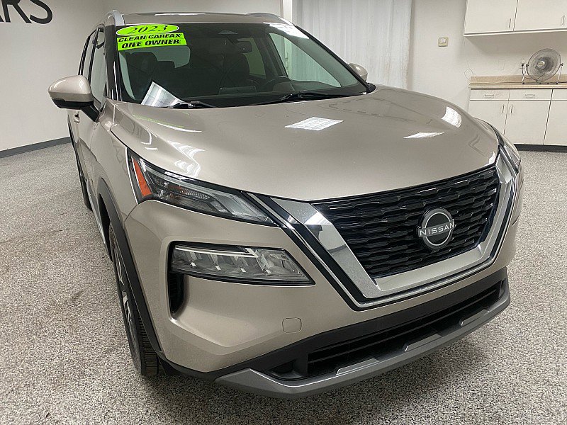 Used 2023 Nissan Rogue SL image 3