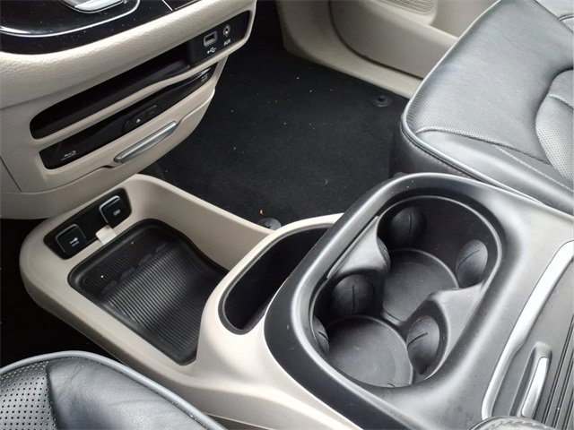 Used 2020 Chrysler Pacifica Limited w/ Advanced Safetytec Group image 21