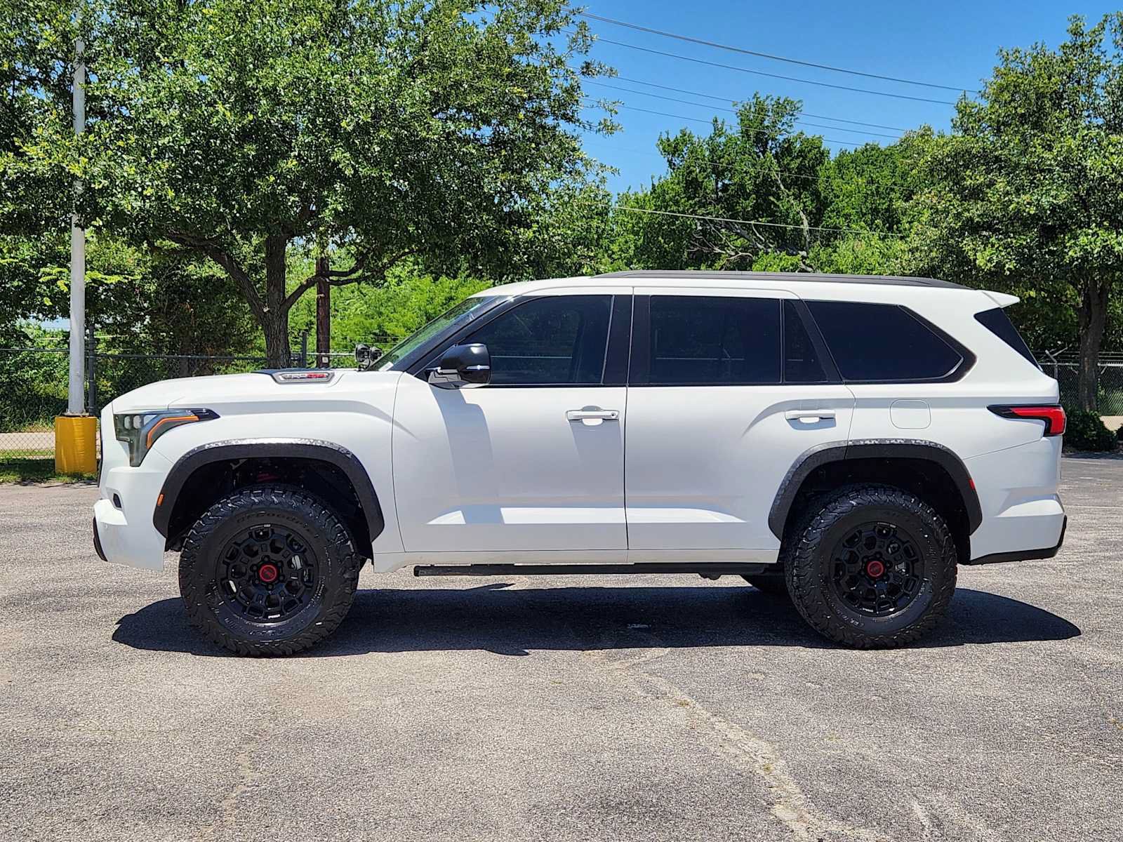 Used 2023 Toyota Sequoia TRD Pro AWD/4WD image 4