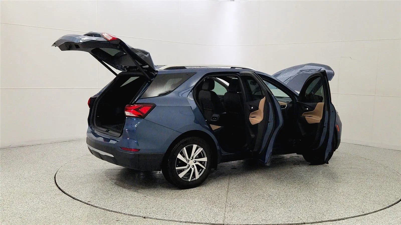Used 2024 Chevrolet Equinox Premier FWD image 12