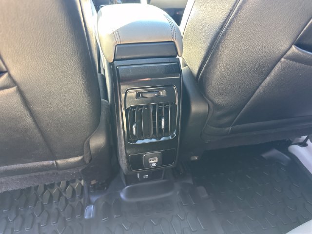 Used 2022 Jeep Compass Limited w/ Sun and Sound Group AWD/4WD image 16