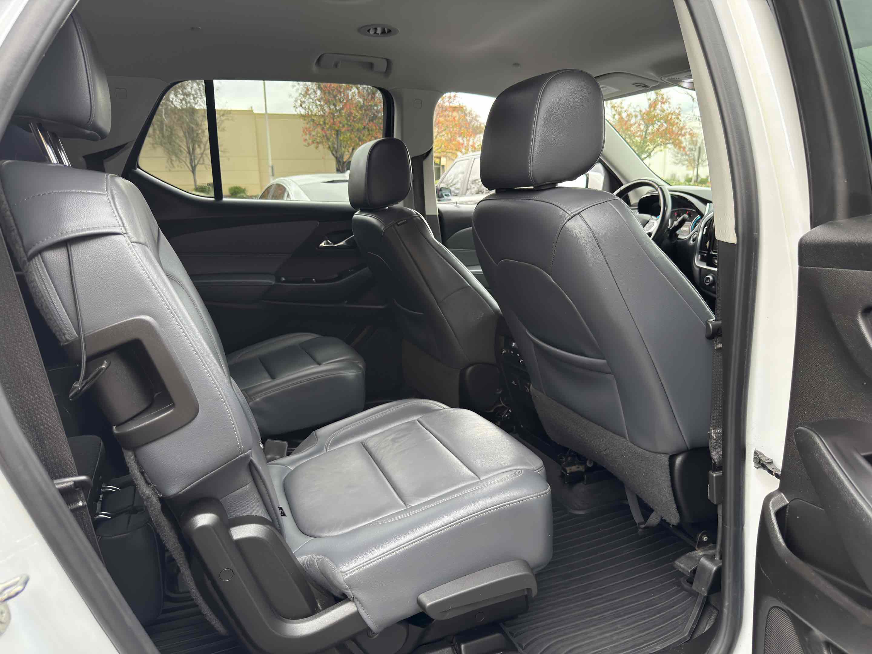 Used 2019 Chevrolet Traverse LT w/ LT Premium Package image 59