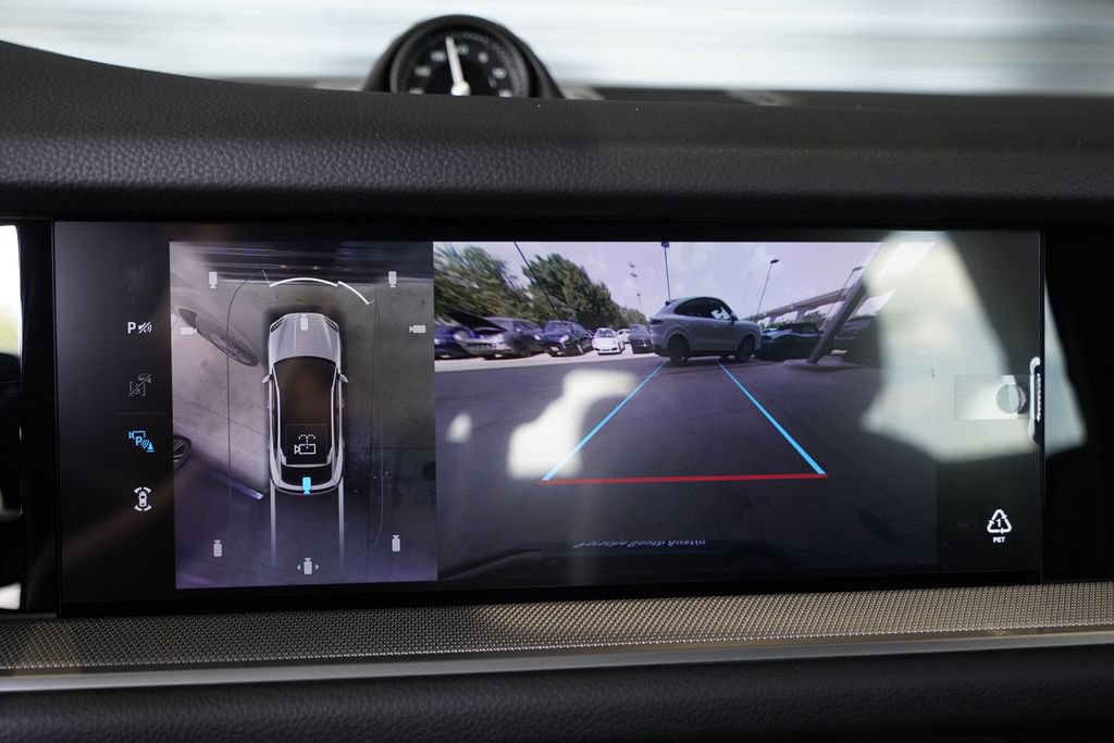 New 2026 Porsche Cayenne Coupe AWD/4WD image 14