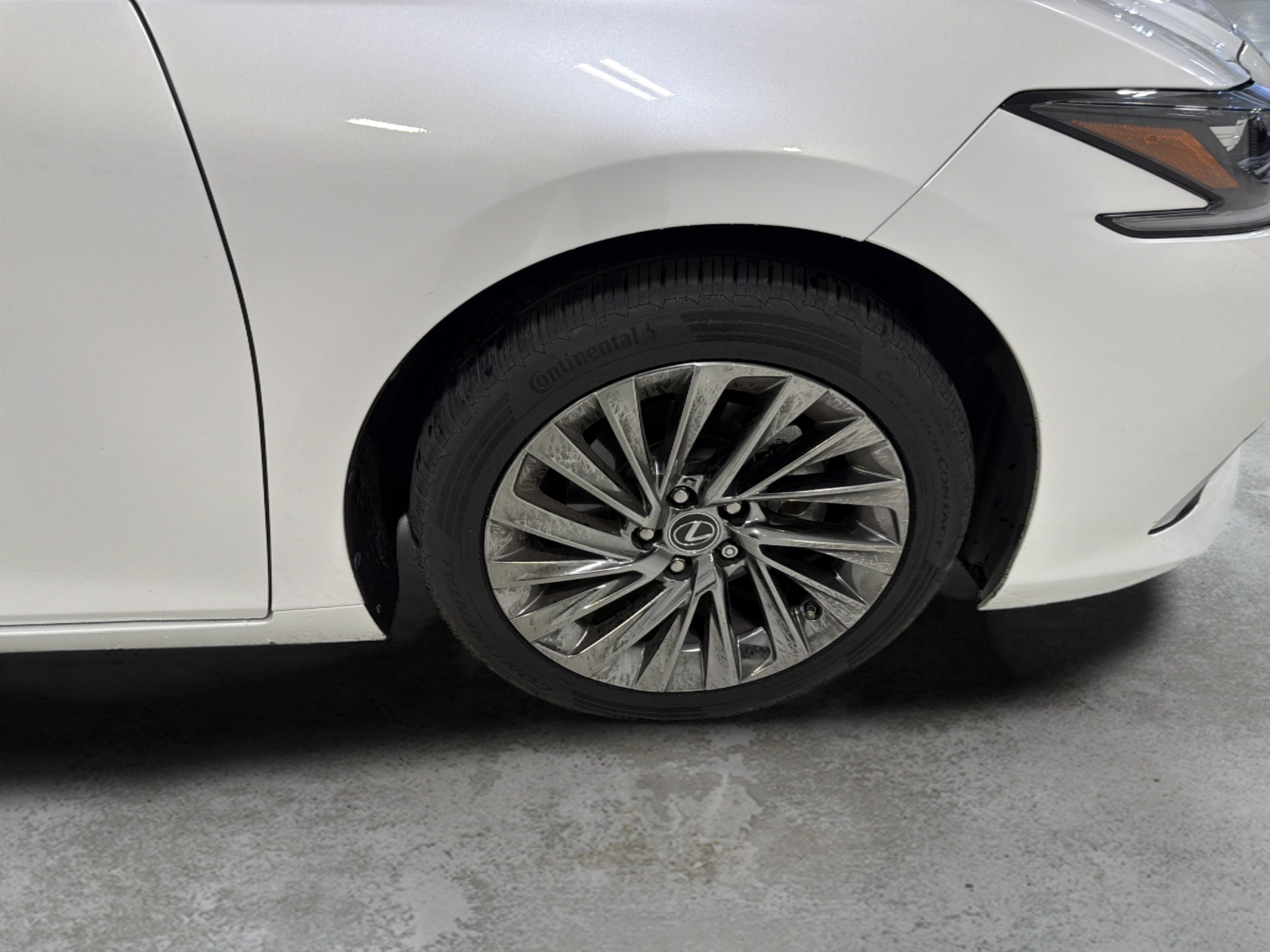 Used 2025 Lexus ES 350 Ultra Luxury w/ Accessory Package (Z2) FWD image 22