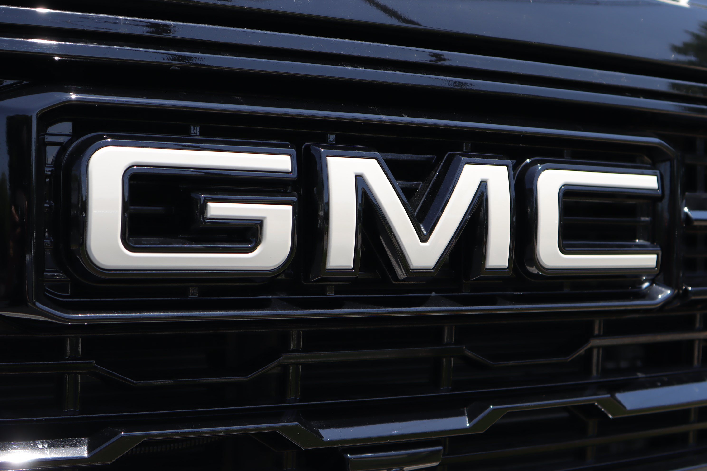 Used 2026 GMC Sierra 2500 AT4X w/ LPO, Black Badging Package AWD/4WD image 35