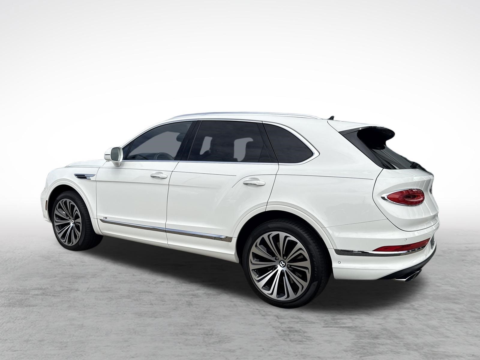 Used 2022 Bentley Bentayga AWD/4WD image 3