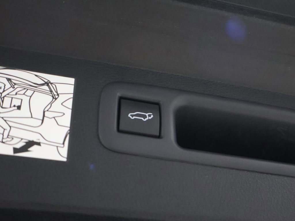 Used 2024 Toyota Highlander XLE image 21