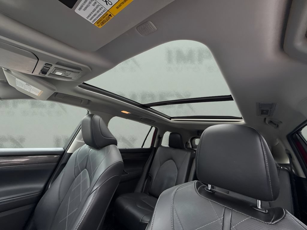 Used 2021 Toyota Highlander Platinum FWD image 7