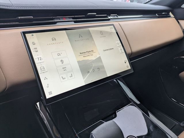 Used 2024 Land Rover Range Rover Sport SE image 11