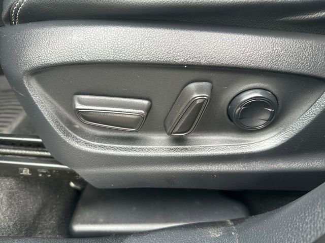 Used 2023 Toyota Corolla Cross XLE w/ Convenience Package FWD image 16
