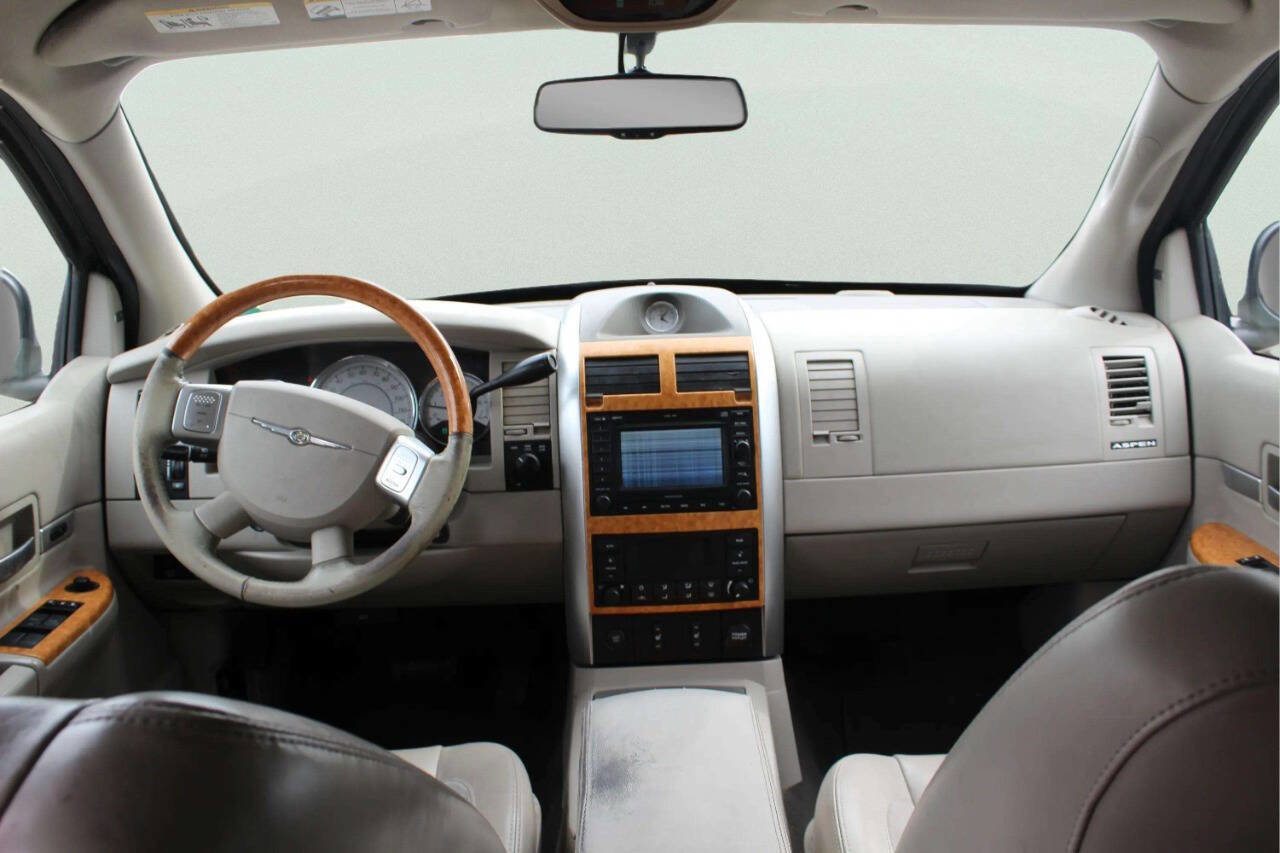Used 2007 Chrysler Aspen Limited AWD/4WD image 8