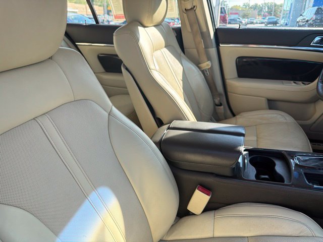 Used 2013 Lincoln MKS AWD image 18