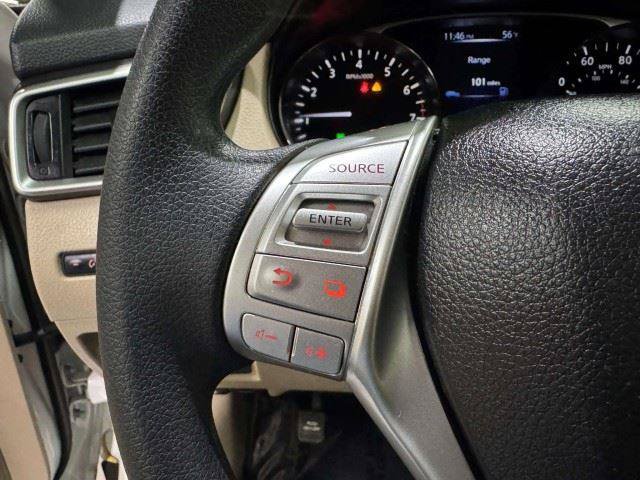 Used 2016 Nissan Rogue SV FWD image 38