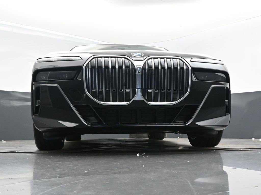 New 2026 BMW 740i xDrive w/ Executive Package image 28