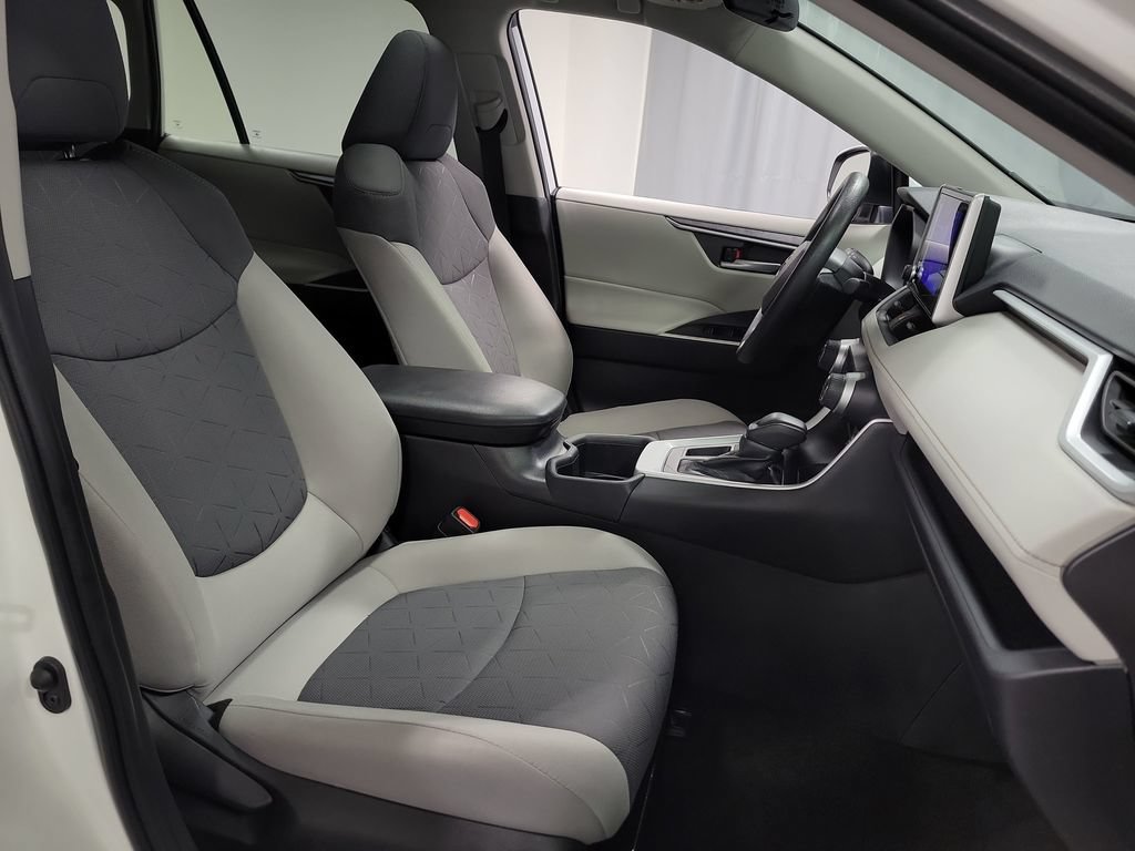 Used 2025 Toyota RAV4 XLE w/ Convenience Package FWD image 27