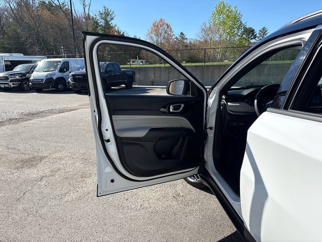 Used 2025 Jeep Compass Limited AWD/4WD image 22